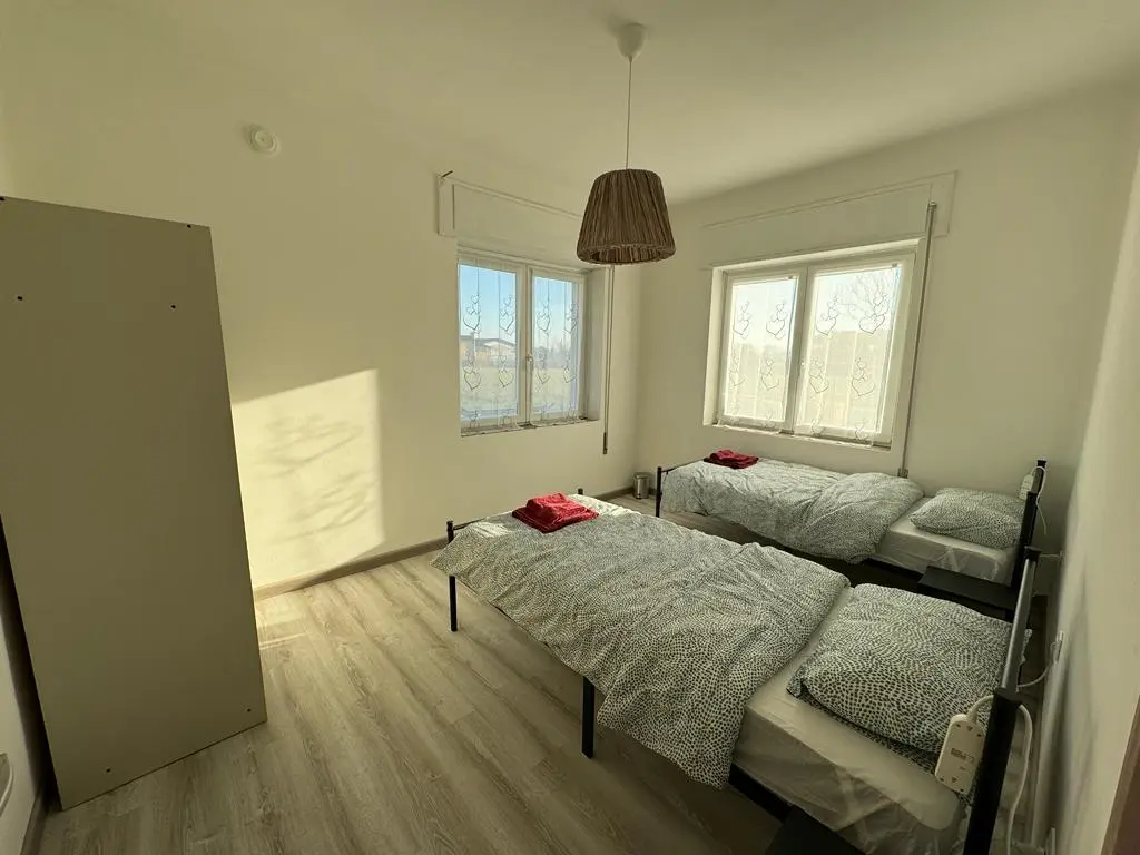 Appartamento 3 Camere Doppie Piano Terra — foto 5